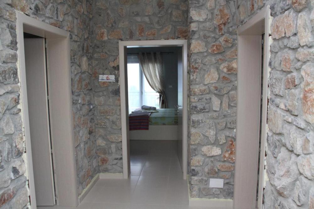 Hotel Villa Stone Dream Bar Restaurant Udenisht ภายนอก รูปภาพ