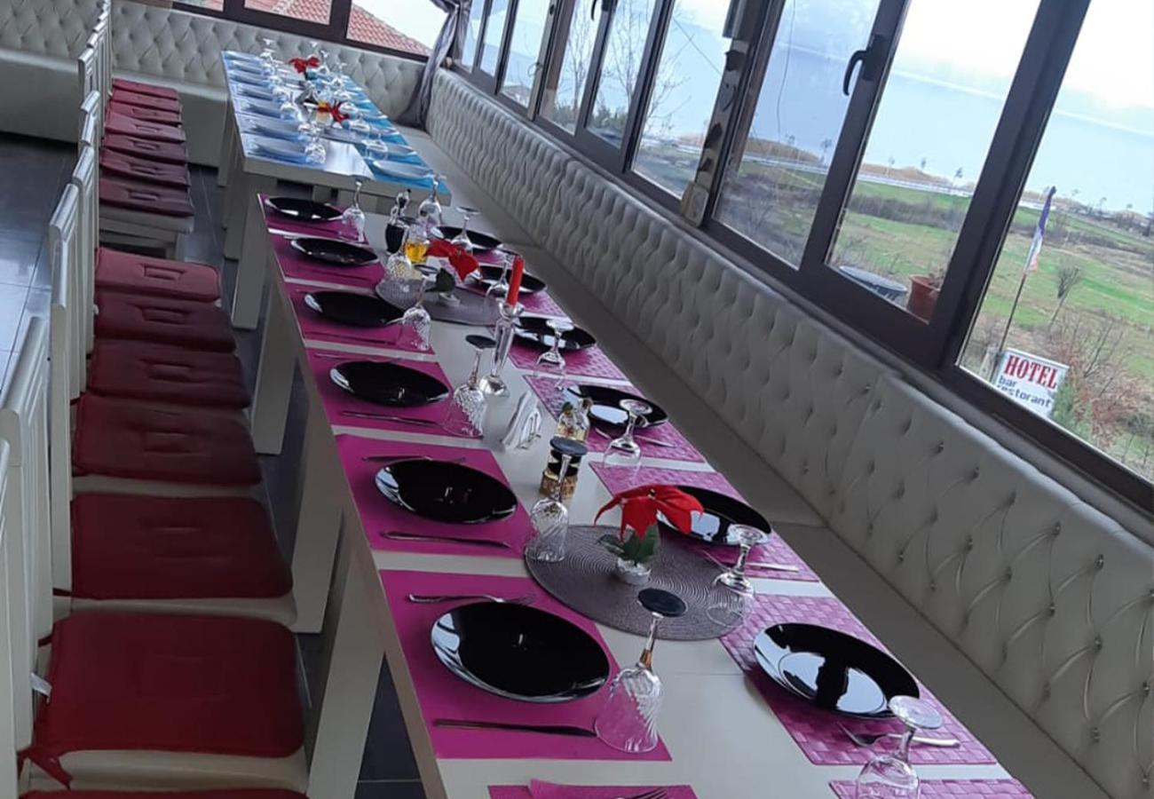 Hotel Villa Stone Dream Bar Restaurant Udenisht ภายนอก รูปภาพ