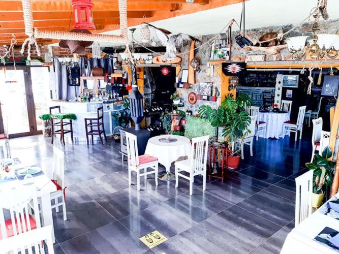 Hotel Villa Stone Dream Bar Restaurant Udenisht ภายนอก รูปภาพ