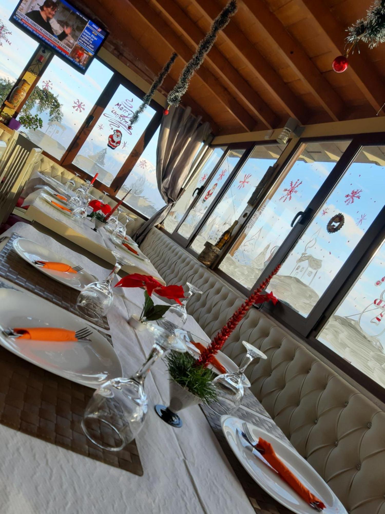 Hotel Villa Stone Dream Bar Restaurant Udenisht ภายนอก รูปภาพ