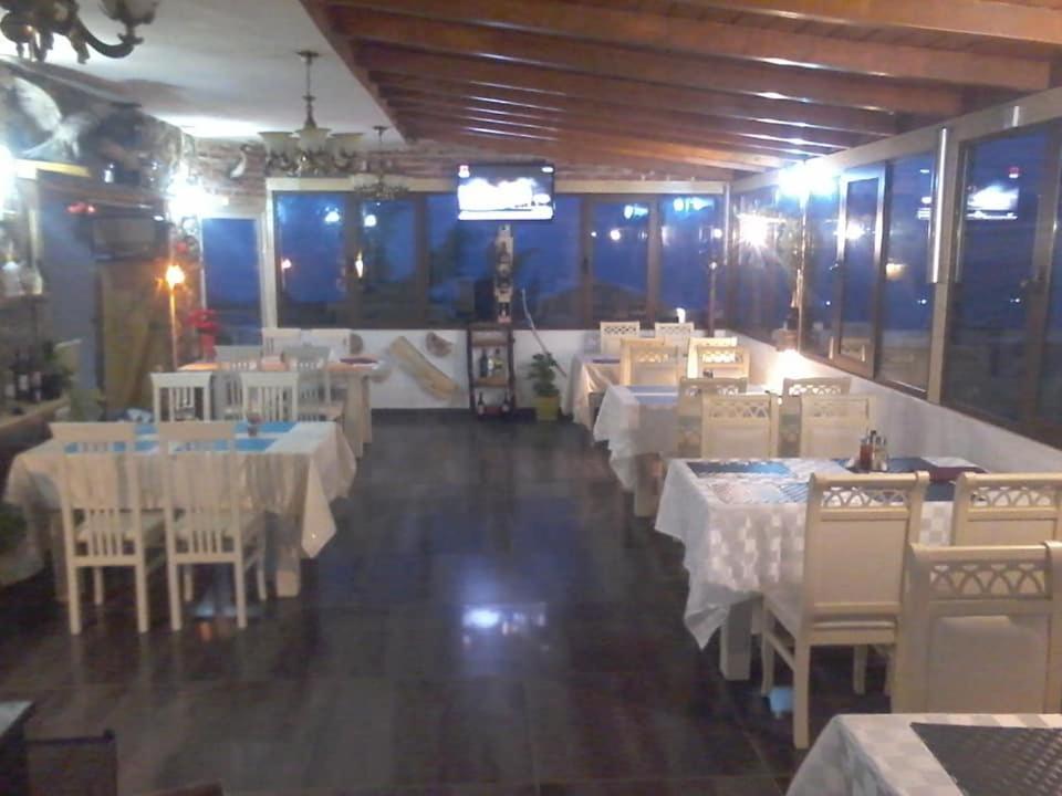 Hotel Villa Stone Dream Bar Restaurant Udenisht ภายนอก รูปภาพ